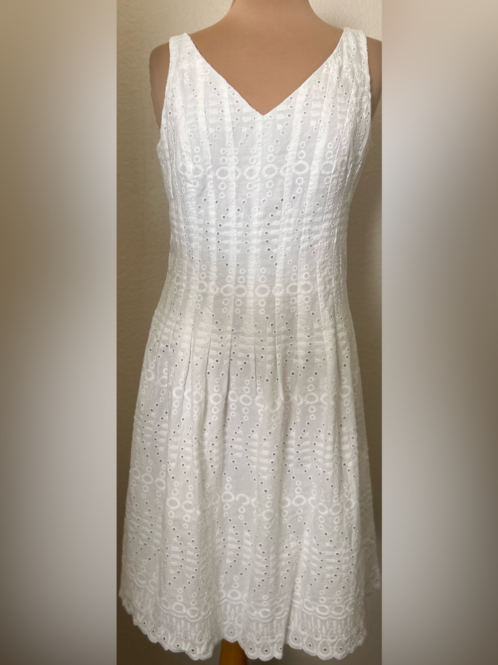 Jones Wear White Eyelet V-Neck Midi Dress